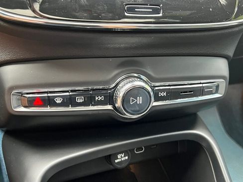 Used 2023 Volvo C40 P8 Recharge Ultimate AWD/4WD image 35
