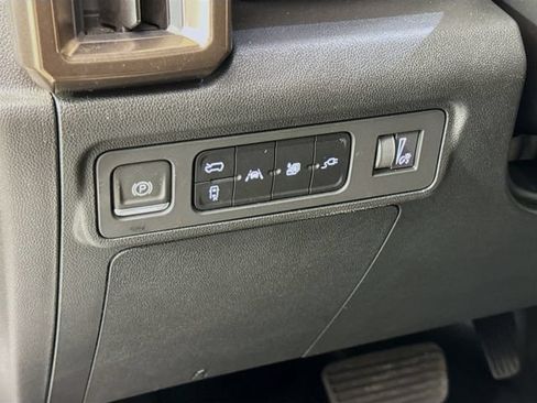 Used 2024 GMC Hummer EV 2X w/ Extreme Off-Road Package AWD/4WD image 11