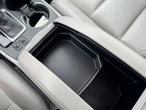 Used 2017 Toyota Highlander XLE image 28