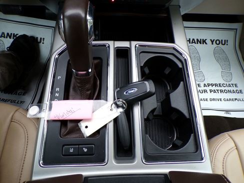Used 2019 Ford F150 Lariat w/ Equipment Group 502A Luxury AWD/4WD image 29