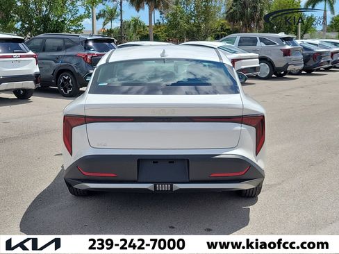 New 2026 Kia K4 FWD image 5