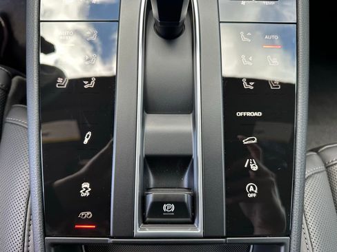 Used 2026 Porsche Macan S AWD/4WD image 29
