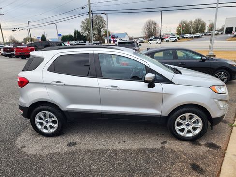Used 2021 Ford EcoSport SE image 3