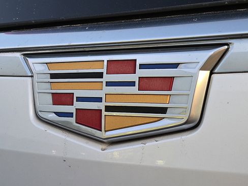 Used 2023 Cadillac Escalade Premium Luxury image 30