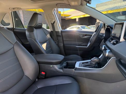 Used 2023 Toyota RAV4 XLE Premium image 19