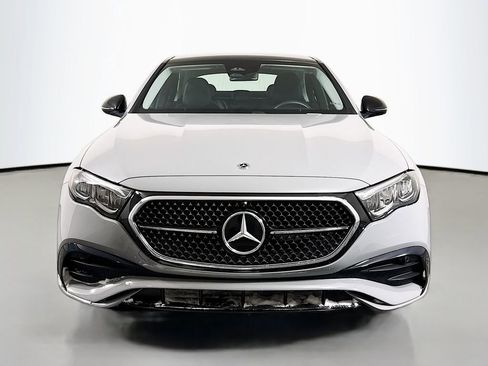 Used 2024 Mercedes-Benz E 350 4MATIC Sedan w/ MBUS Superscreen Package image 2