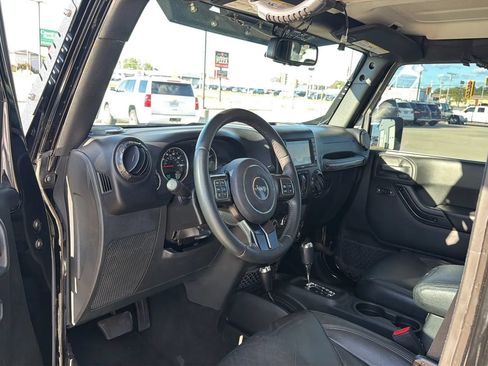 Used 2017 Jeep Wrangler Unlimited Sahara AWD/4WD image 36