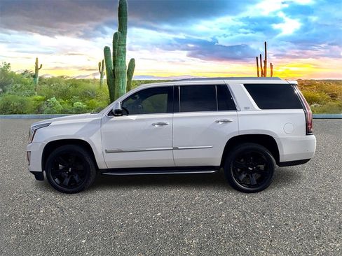 Used 2020 Cadillac Escalade Luxury image 6