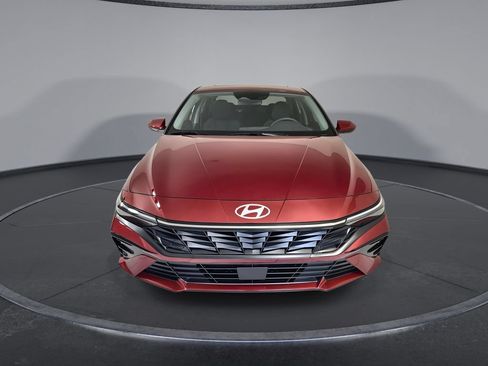 Certified 2025 Hyundai Elantra SEL FWD image 3