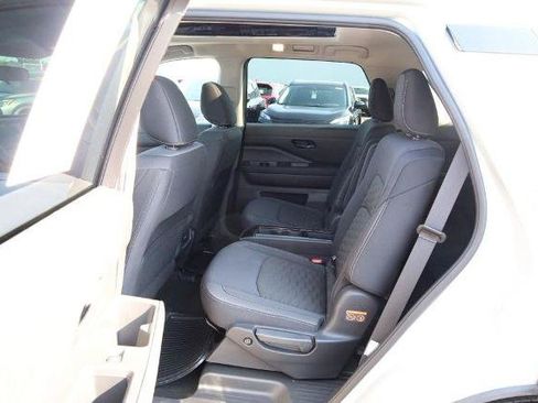 Used 2025 Nissan Pathfinder SV w/ SV Premium Package FWD image 24