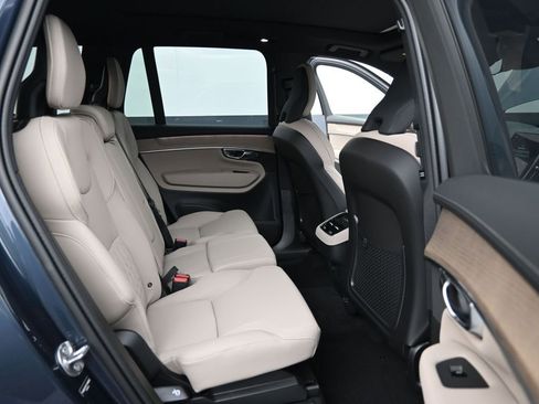 New 2026 Volvo XC90 B6 Plus w/ Protection Package Premier AWD/4WD image 16