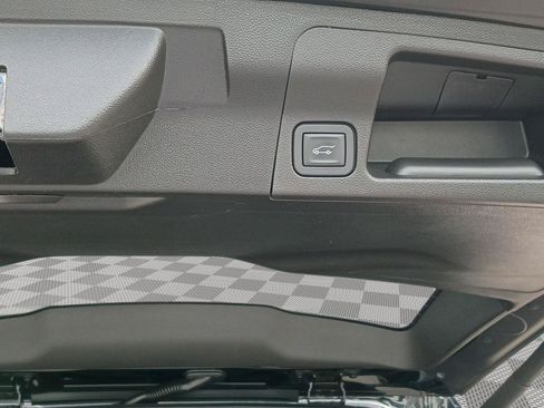 Used 2019 GMC Acadia SLT FWD image 30