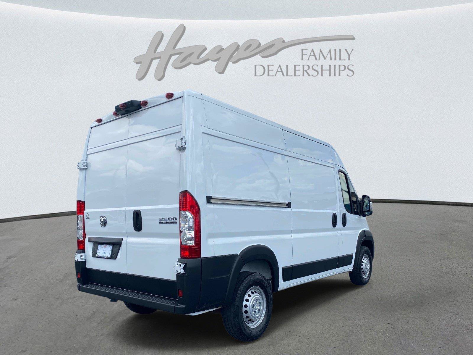 Used 2025 RAM ProMaster 2500 w/ Convenience Group FWD image 3