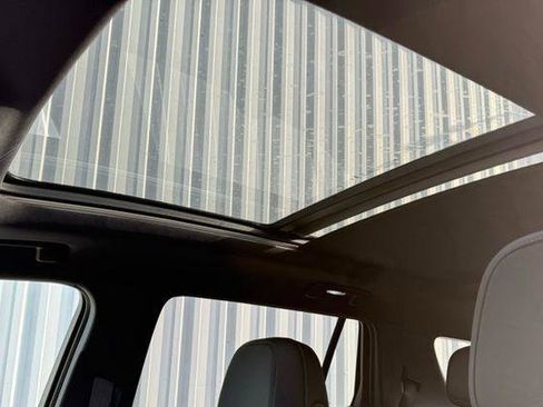 New 2026 Chevrolet Equinox LT w/ Convenience Package II FWD image 15