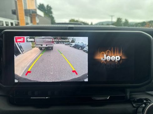 Used 2024 Jeep Wrangler Unlimited Rubicon 4xe w/ Technology Group AWD/4WD image 22