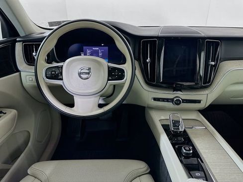 Used 2022 Volvo XC60 B5 Inscription w/ Advanced Package image 24