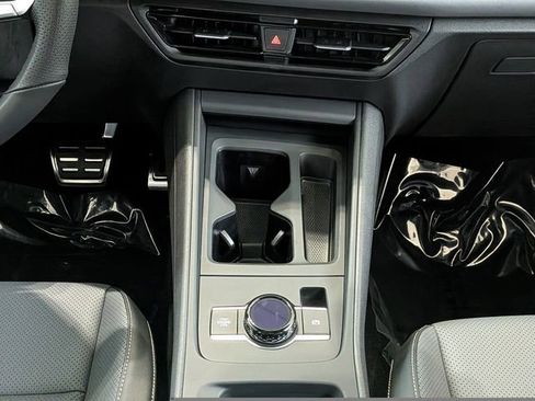 New 2026 Volkswagen Tiguan SE R-Line FWD image 18
