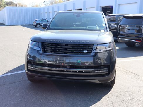Used 2024 Land Rover Range Rover SE image 3