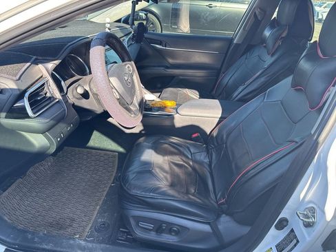 Used 2018 Toyota Camry SE w/ Moonroof Package image 28