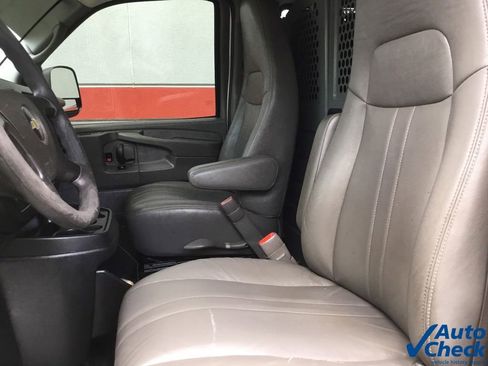 Used 2014 Chevrolet Express 2500 RWD image 29