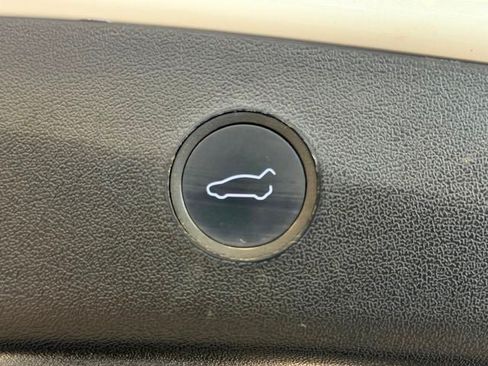 Used 2022 Tesla Model 3 Long Range AWD/4WD image 39