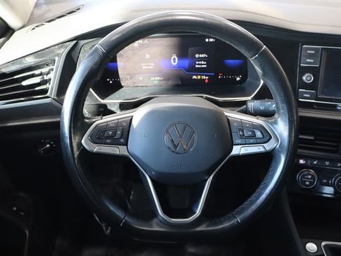 Used 2022 Volkswagen Jetta SE image 20