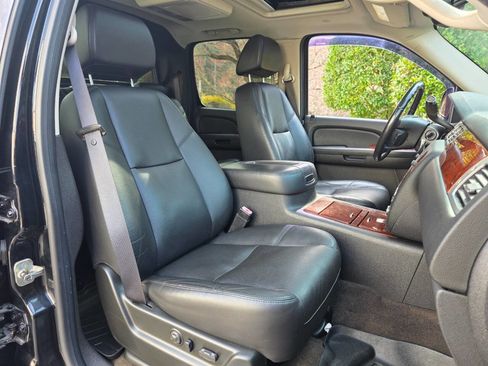 Used 2009 Chevrolet Avalanche LTZ image 37