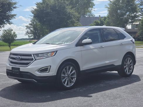 Used 2017 Ford Edge Titanium w/ Equipment Group 302A AWD/4WD image 3