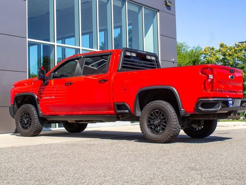 Used 2024 Chevrolet Silverado 2500 ZR2 w/ Technology Package AWD/4WD image 8
