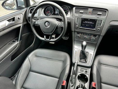 Used 2017 Volkswagen Golf Alltrack SE AWD/4WD image 12