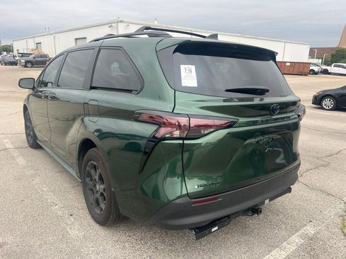 Used 2025 Toyota Sienna XLE Woodland Edition AWD/4WD image 5