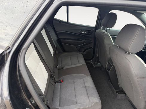 Used 2024 Chevrolet Trax RS w/ Sunroof Package image 13