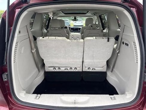 Used 2020 Chrysler Pacifica Limited FWD image 6