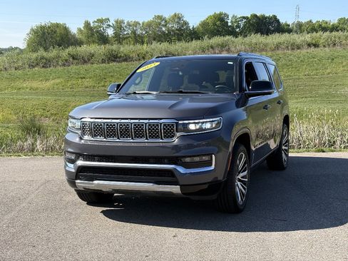 Used 2023 Jeep Grand Wagoneer Series III AWD/4WD image 1
