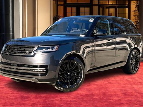 Used 2023 Land Rover Range Rover SE image 1