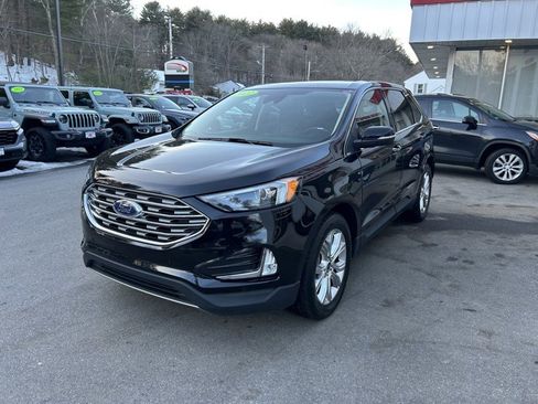 Used 2022 Ford Edge Titanium image 2