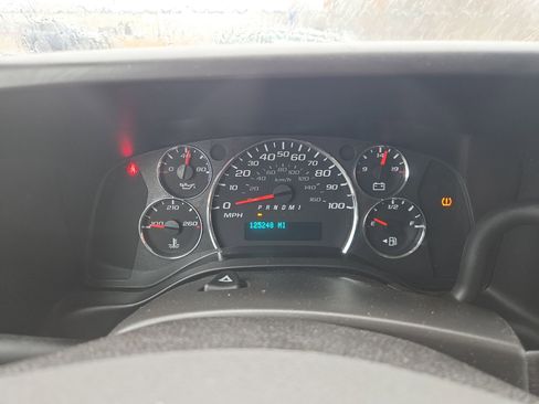 Used 2017 Chevrolet Express 2500 image 17