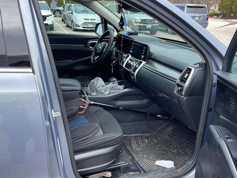 Used 2021 Kia Sorento LX image 17