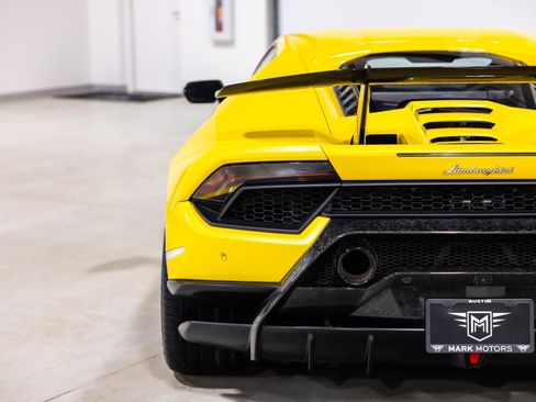 Used 2018 Lamborghini Huracan Performante image 14