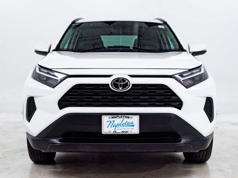 Used 2025 Toyota RAV4 XLE AWD/4WD image 4