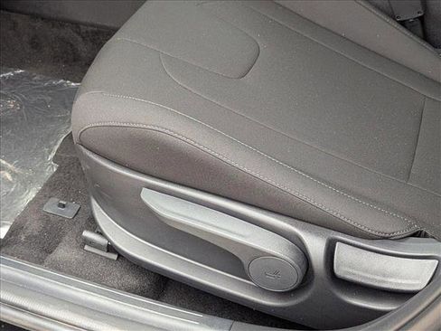 New 2025 Hyundai Elantra SEL image 4