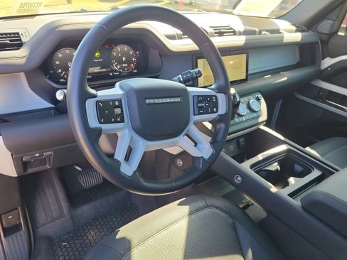 Used 2024 Land Rover Defender 90 X-Dynamic SE image 51