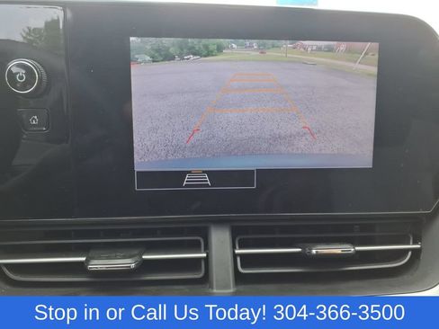 Used 2024 Chevrolet Trax LS w/ LS Convenience Package FWD image 17