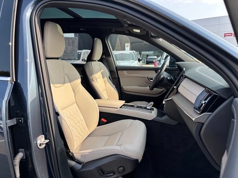 Certified 2026 Volvo XC90 B6 Plus w/ Protection Package Premier AWD/4WD image 21