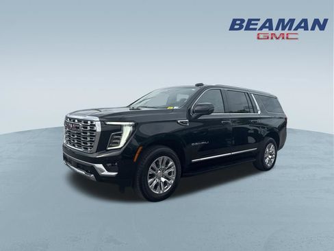 Used 2025 GMC Yukon XL Denali AWD/4WD image 3