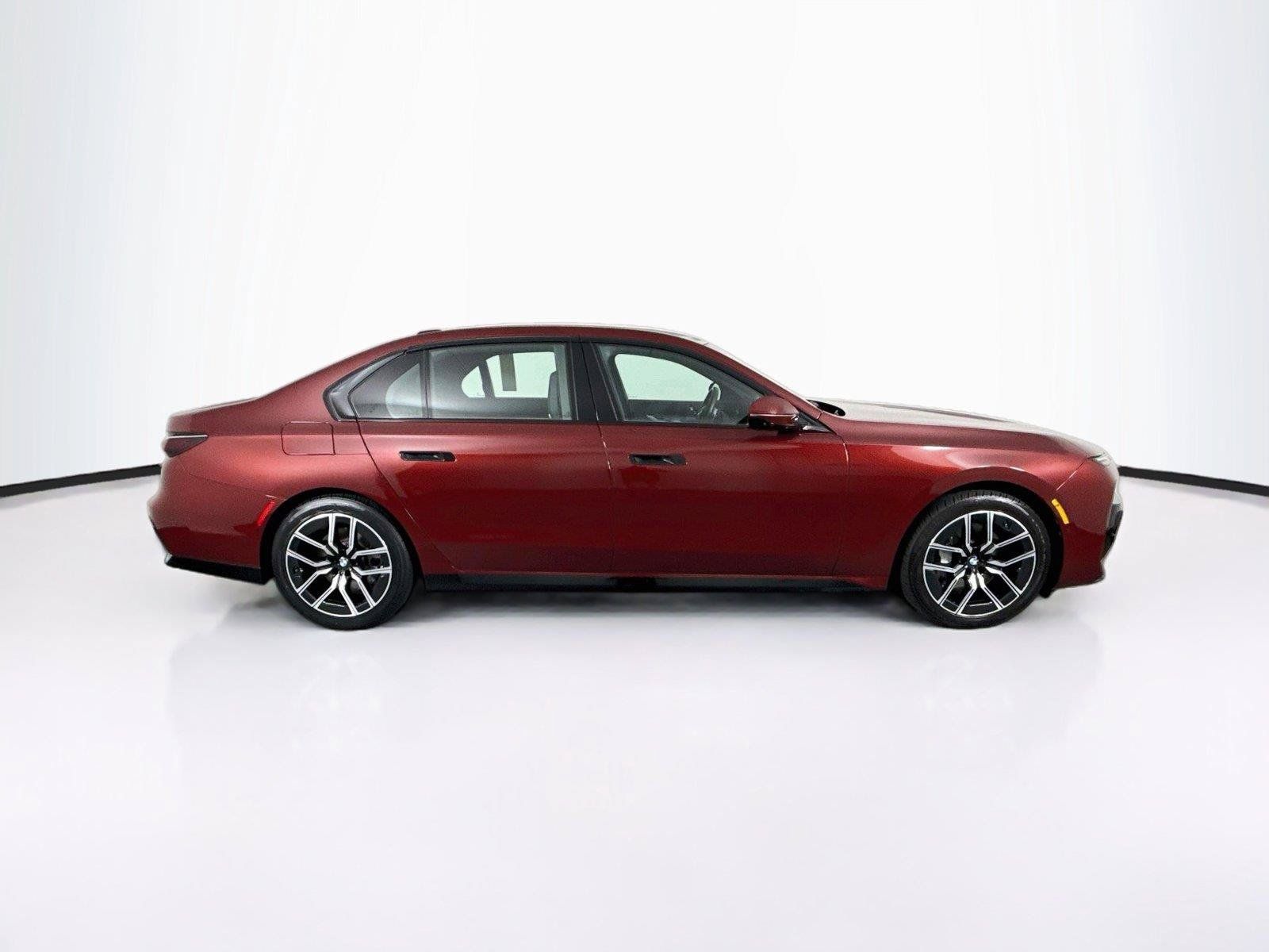 Used 2025 BMW 740i RWD image 11