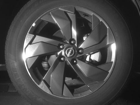 Used 2025 Nissan Rogue SV FWD image 13