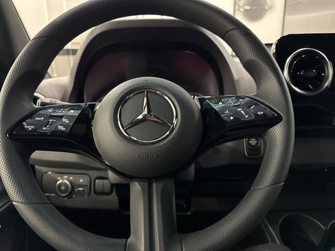 Used 2025 Mercedes-Benz Sprinter 3500 image 33