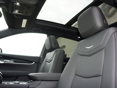 Used 2025 Cadillac XT5 Premium Luxury image 26