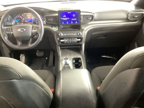 Used 2020 Ford Explorer XLT w/ Comfort Package AWD/4WD image 19